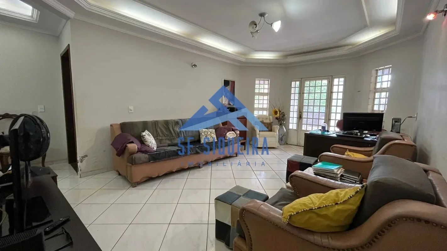 S. F. SIQUEIRA IMOBILIÁRIA VENDE CASA NO CONDOMÍNIO VALLE IMPERIAL NA VICENTE PI...