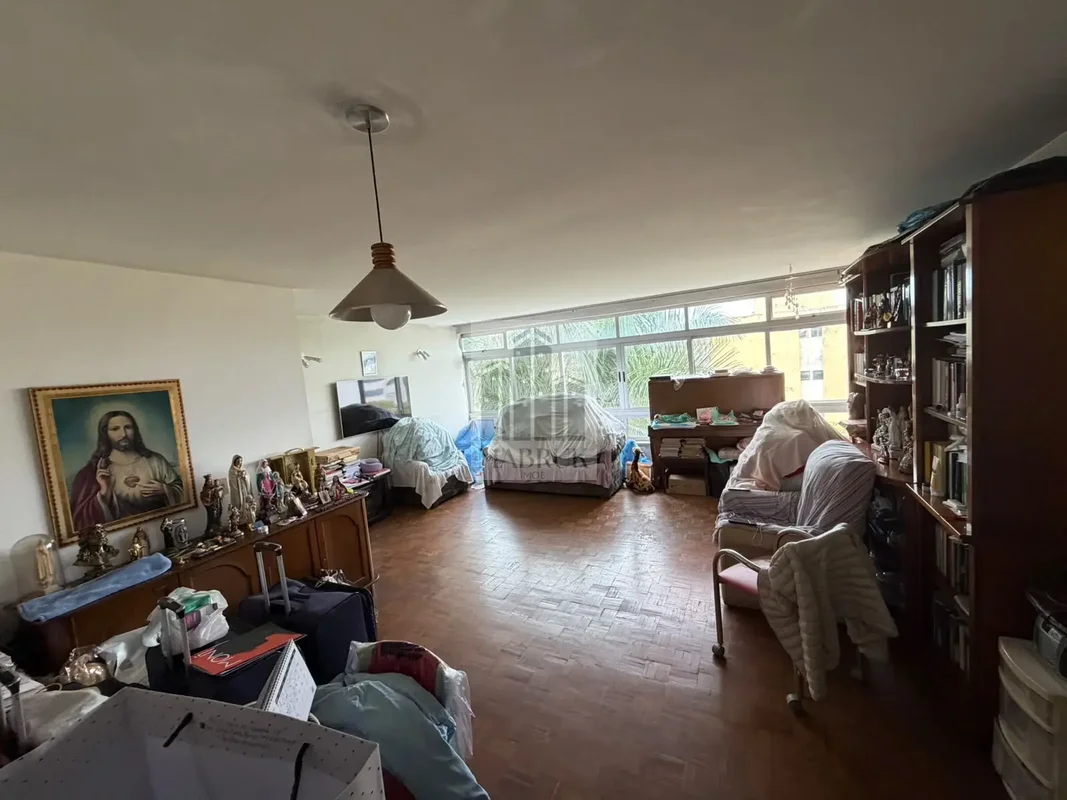 FAÇO PARCERIA 50/50OPORTUNIDADE!Apartamento na Asa Sul para reformar3 qtos sendo...