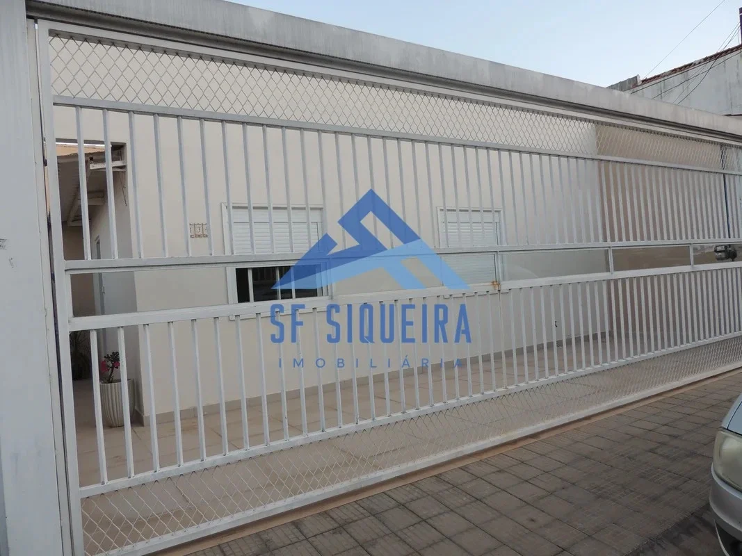 S. F. SIQUEIRA IMOBILIÁRIA VENDE CASA NA QE 9 - GUARÁ I:O imóvel é composto por:...