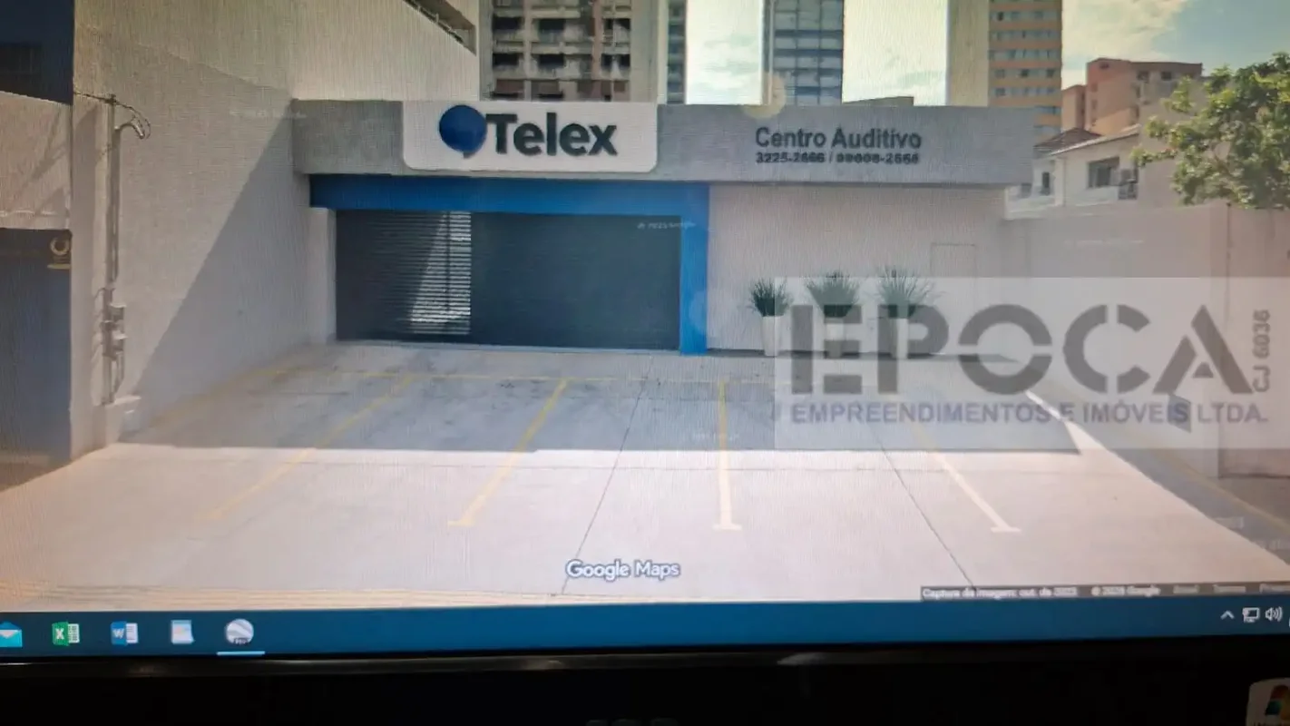 Casa Comercial em excelente localização, com área construída de 257m2, contendo ...