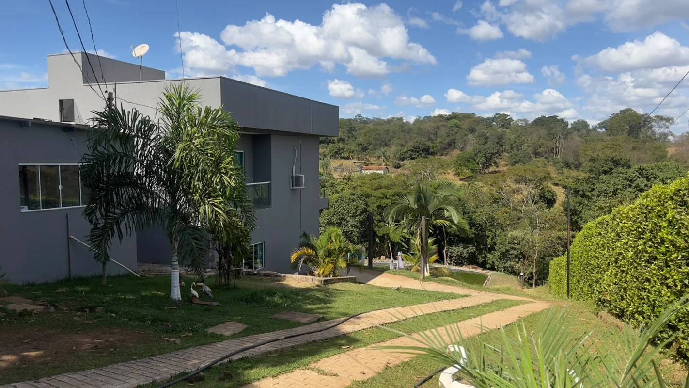 CHÁCARA COMPLETA À VENDA – PRONTA PRA MORAR, DESCANSAR OU INVESTIRUma oportunida...