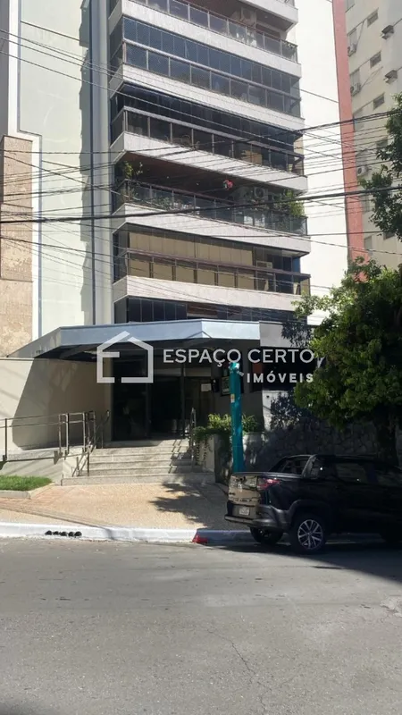 Excelente apartamento à venda no Edifício Bruxelas, composto por 03 suítes ampla...