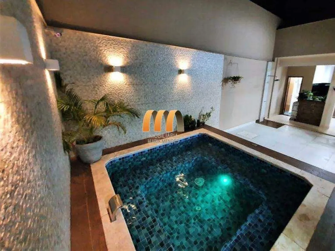Casa semi mobiliada, 3 qtos sendo 2 suítes, ampla área de lazer com piscina, gar...