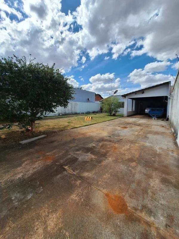 Lote 12 x25Área construida +- 70m²Parque Brasília II etapaPróximo à Av. Ayrton s...