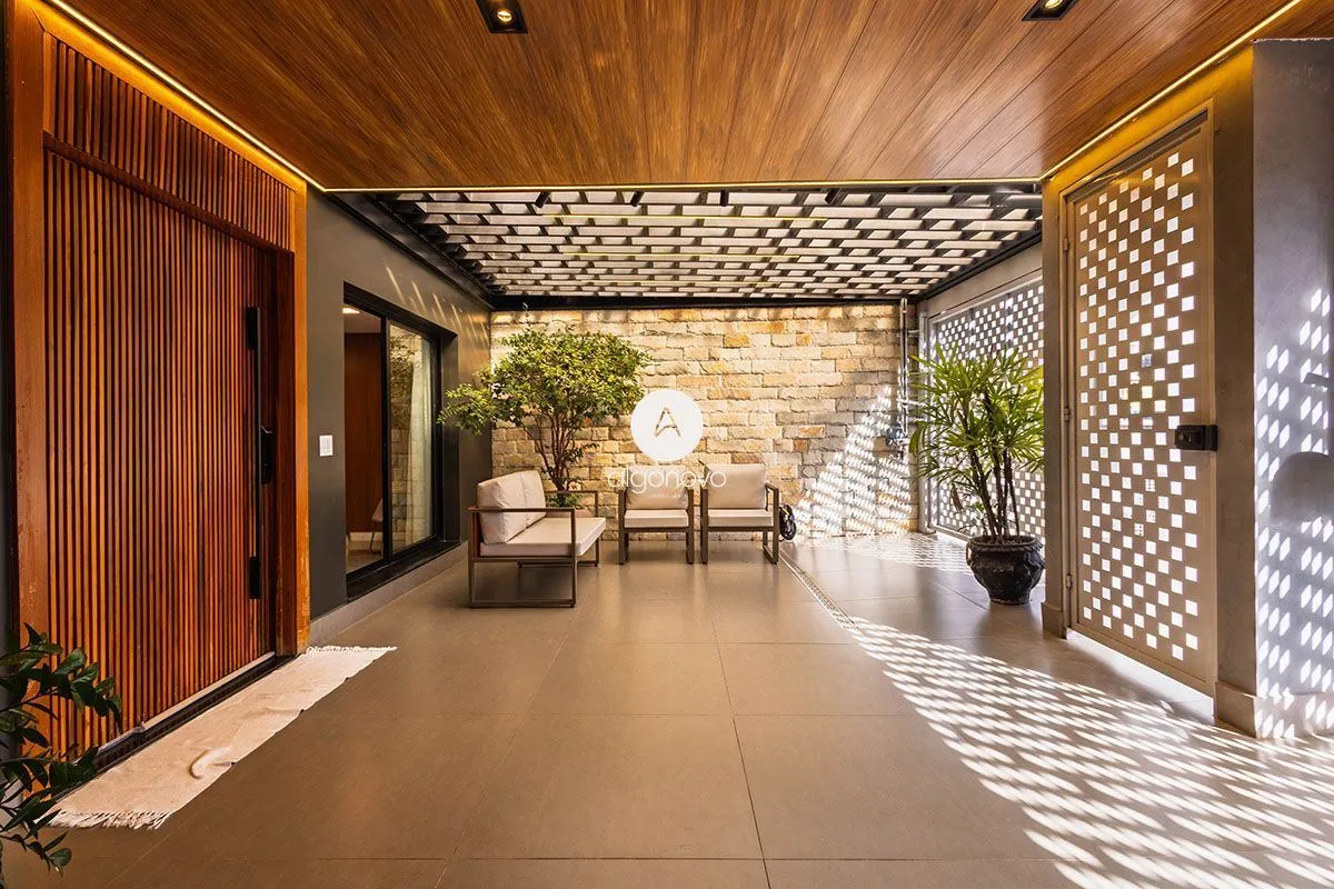 Algo Novo Imobiliária vende com EXCLUSIVIDADE, linda casa térrea reformada com e...
