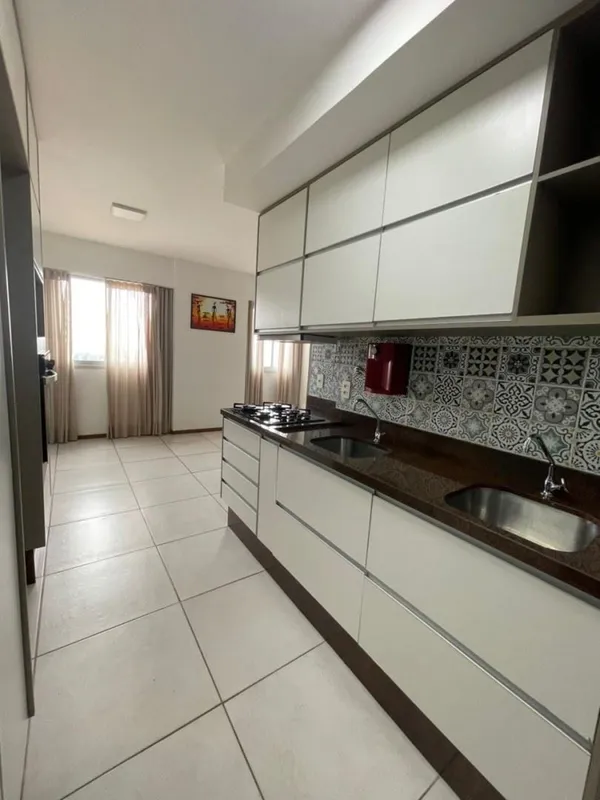 APARTAMENTO COM 01 QUARTO, MOVEIS PLANEJADOS NA COZINHA (FOGAO E FORNO), SALA CO...