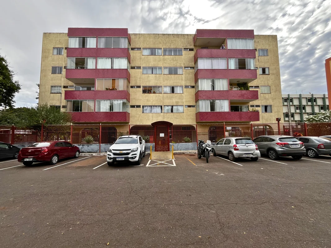 Descubra um apartamento impecável na SHCES Quadra 711, no coração de Cruzeiro, D...