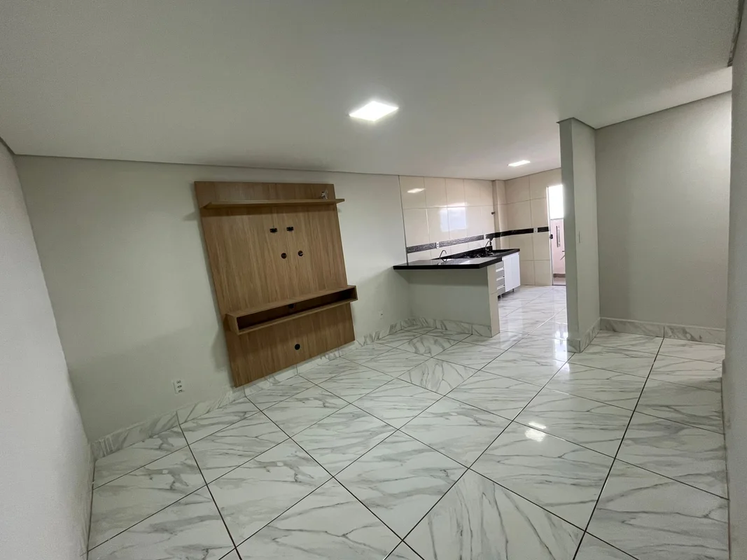Alugo excelente apartamento na Rua 10, prédio muito bem localizado!Apartamento e...