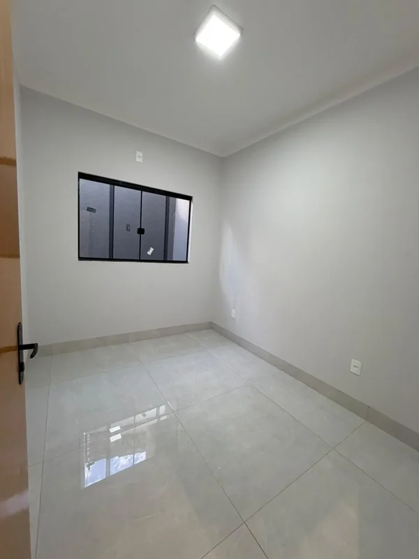 Casa localizada no bairro SummervillePróximo da avenida principal, com comércios...