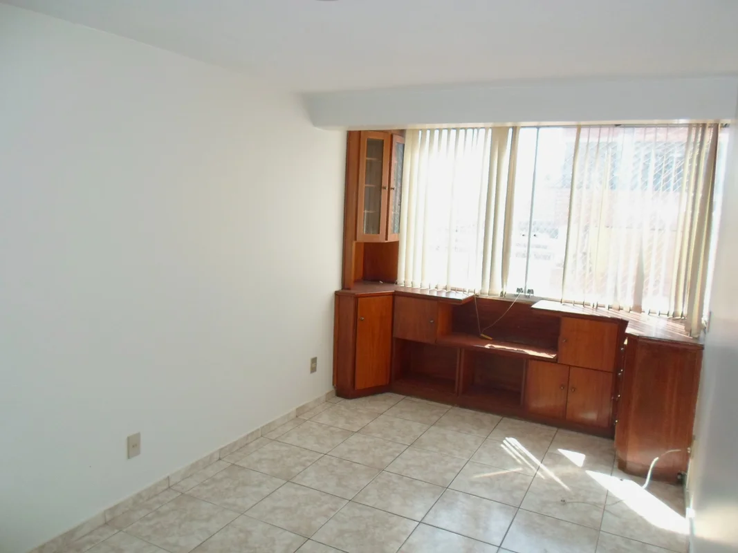 Vendo ótimo apto 01 qto, com elevador na 714/15 Norte- Ótima localização!- São 3...
