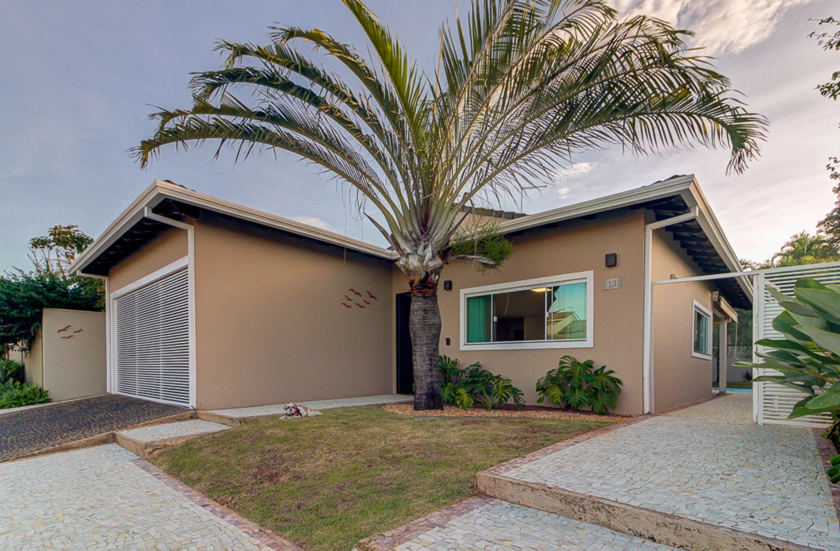 Oportunidade imperdível no Jardim Botânico! Casa térrea, moderna e em excelente ...