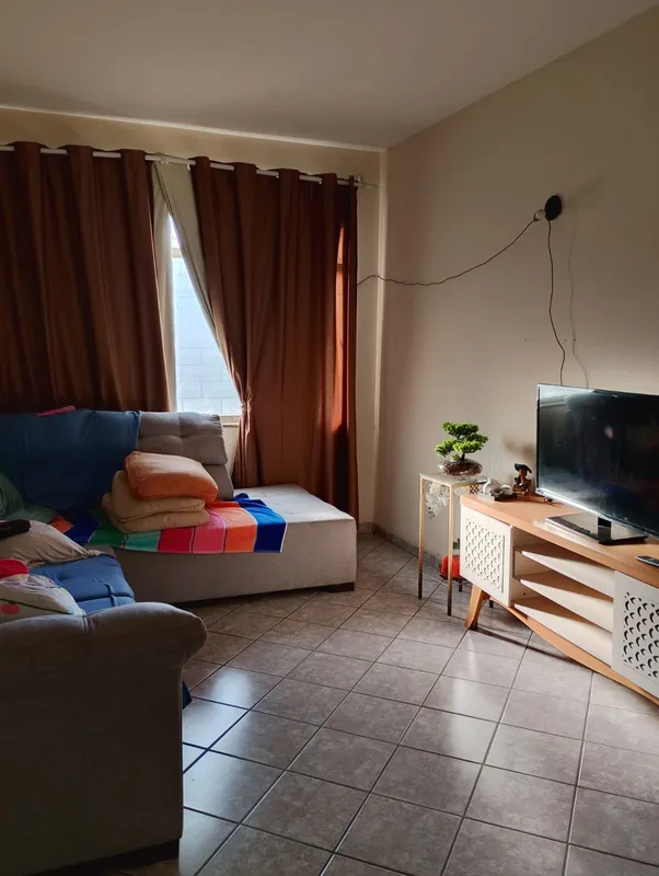 imóvel conta com 2 quartos, sala ampla, copa, cozinha, banheiro social, área de ...