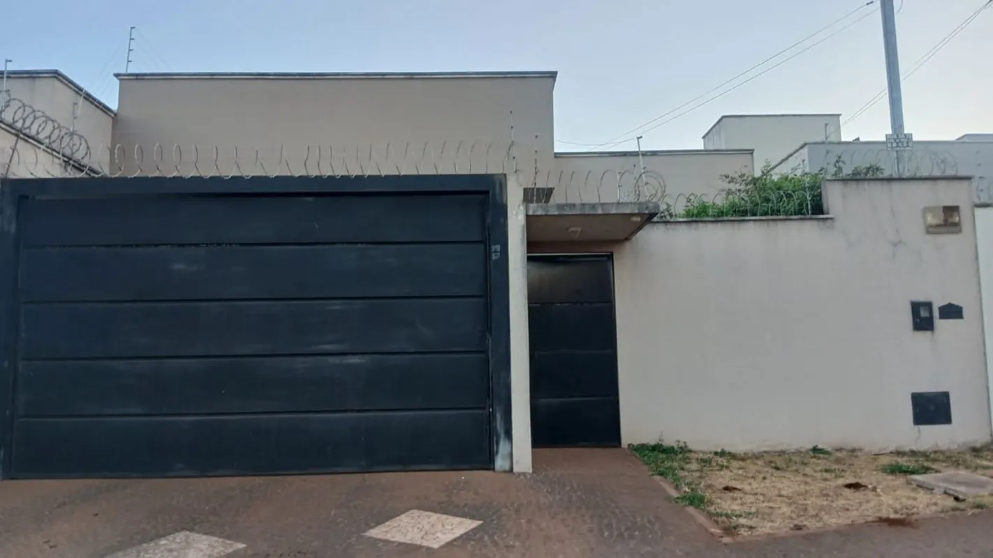 3 quartos, sendo 1 suíte Sala ampla e aconcheganteCozinha funcional Cozinha gour...
