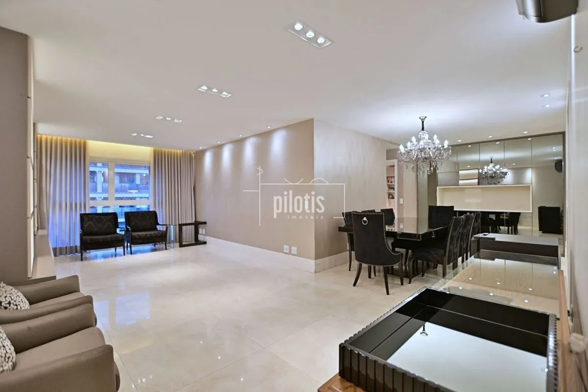 Apresentamos este magnífico apartamento de alto padrão, localizado em andar alto...