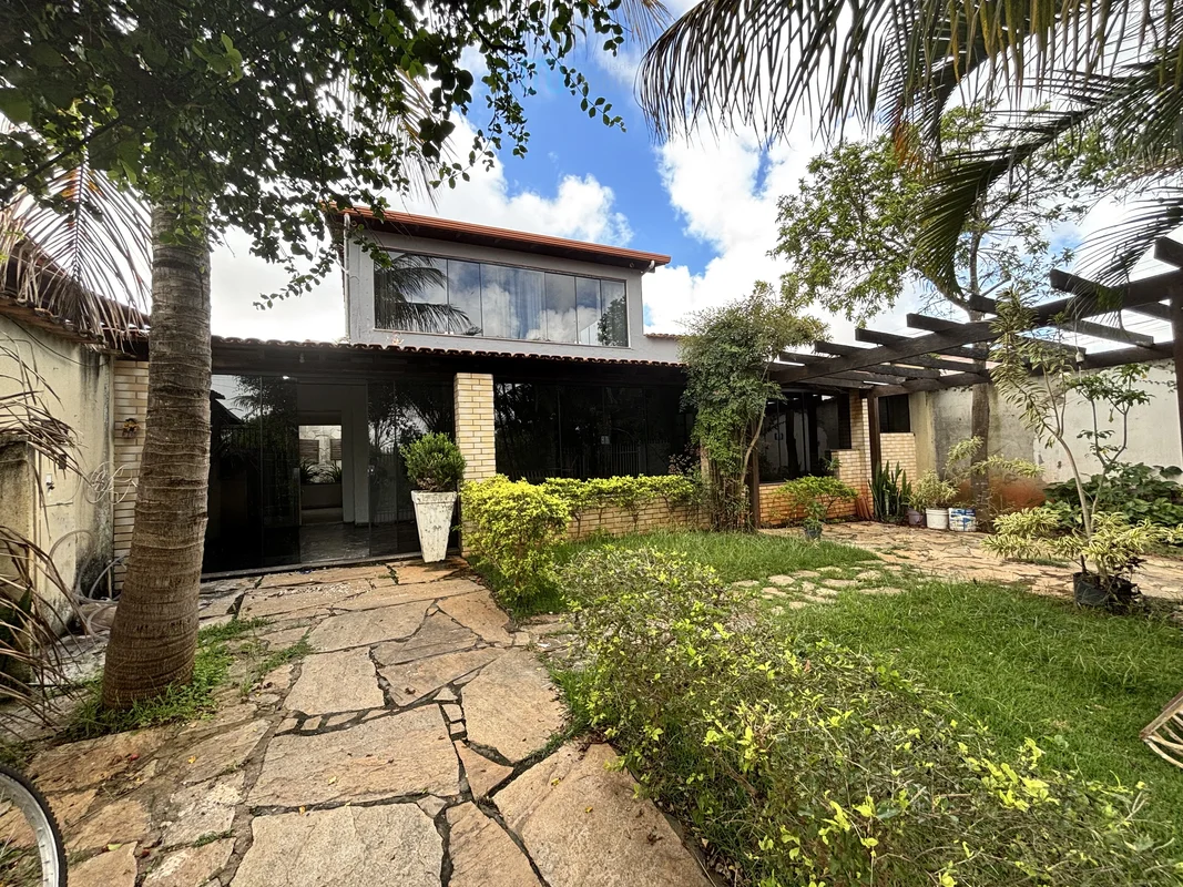 Casa com 4 quartos e 250 m² à venda em Residencial Santos DumontSobrado à Venda ...
