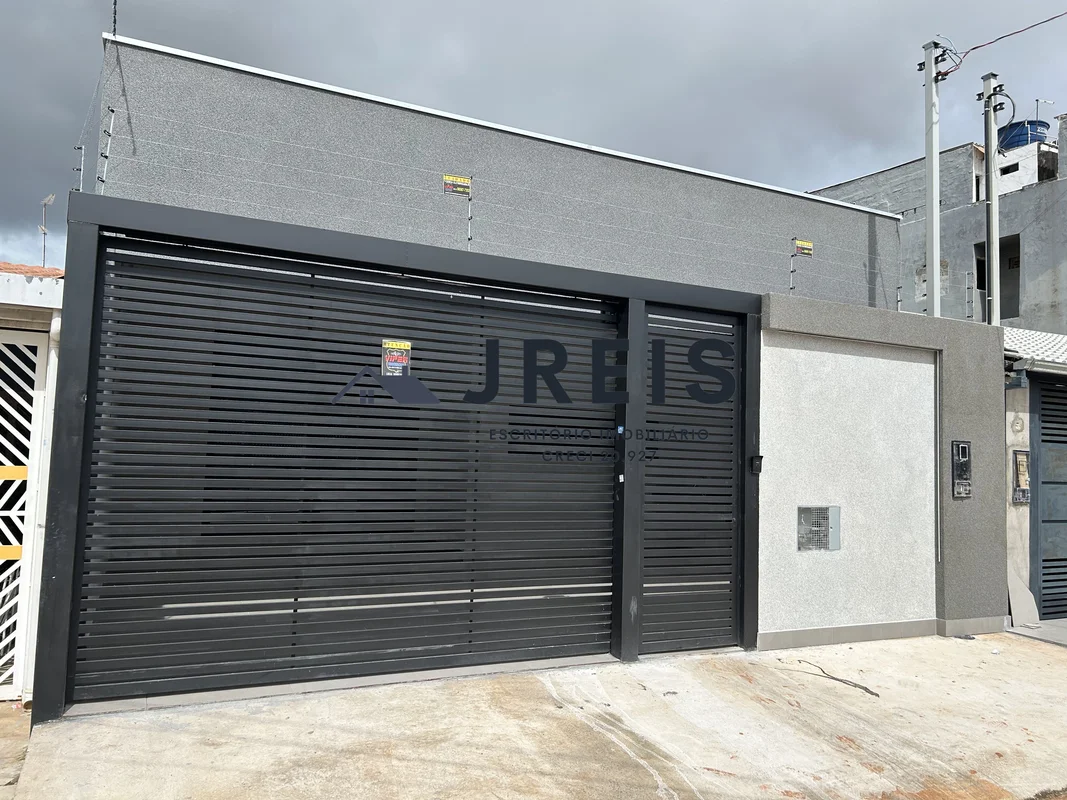 JREIS ESCRITÓRIO IMOBILIÁRIOCasa sendo:* 3 quartos sendo uma suíte com closet;* ...