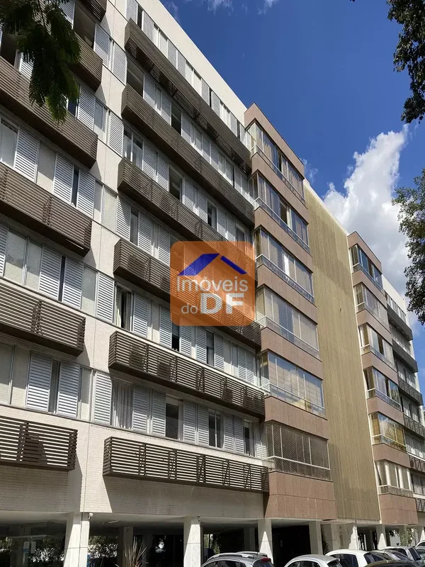 SQN 304, bloco A 188m² • 4 Quartos • 2 Vagas • 3 Banheiros4 quartos (1 suíte), 3...