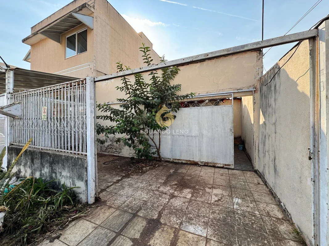 Oportunidade Única no Cruzeiro Velho!Essa casa para reforma bem localizada na Qu...