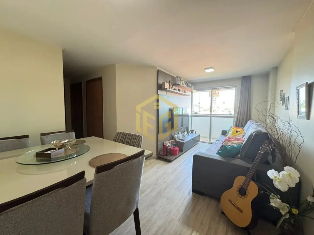 Alugo apartamento no setor central do Gama. Armários planejais na cozinha, quart...