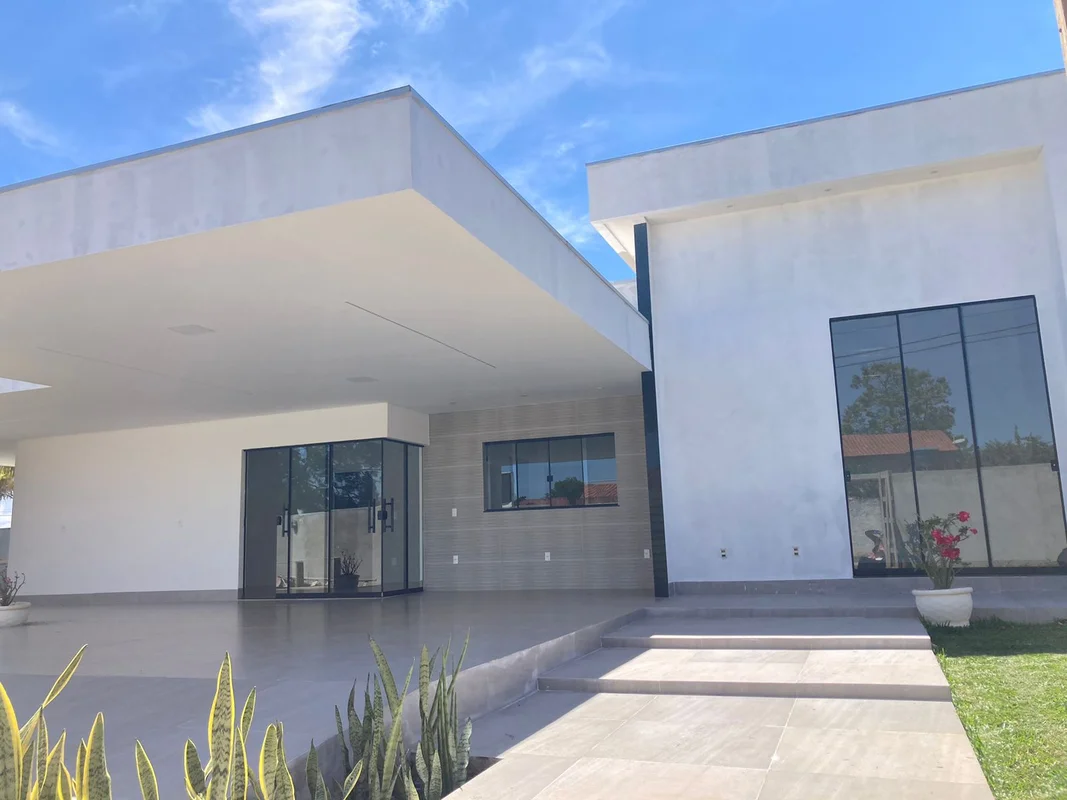Casa no condomínio Mansões Interlagos, uma residência nova, recém-construída, co...