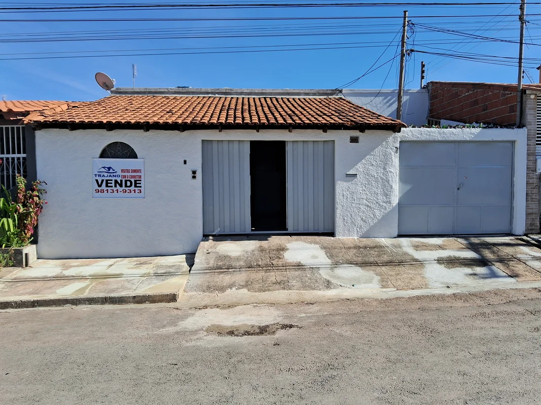 TRAJANO VENDE:ÓTIMA CASA NA QD 08 SETOR OESTE GAMA, TODA REFORMADA PINTURA NOVA,...