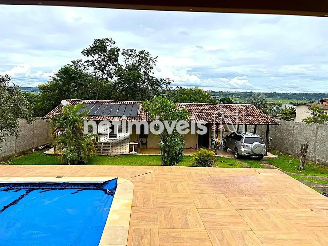 Venha conhecer esta casa aconchegante e funcional em lote de 1166,66 m2. A cozin...