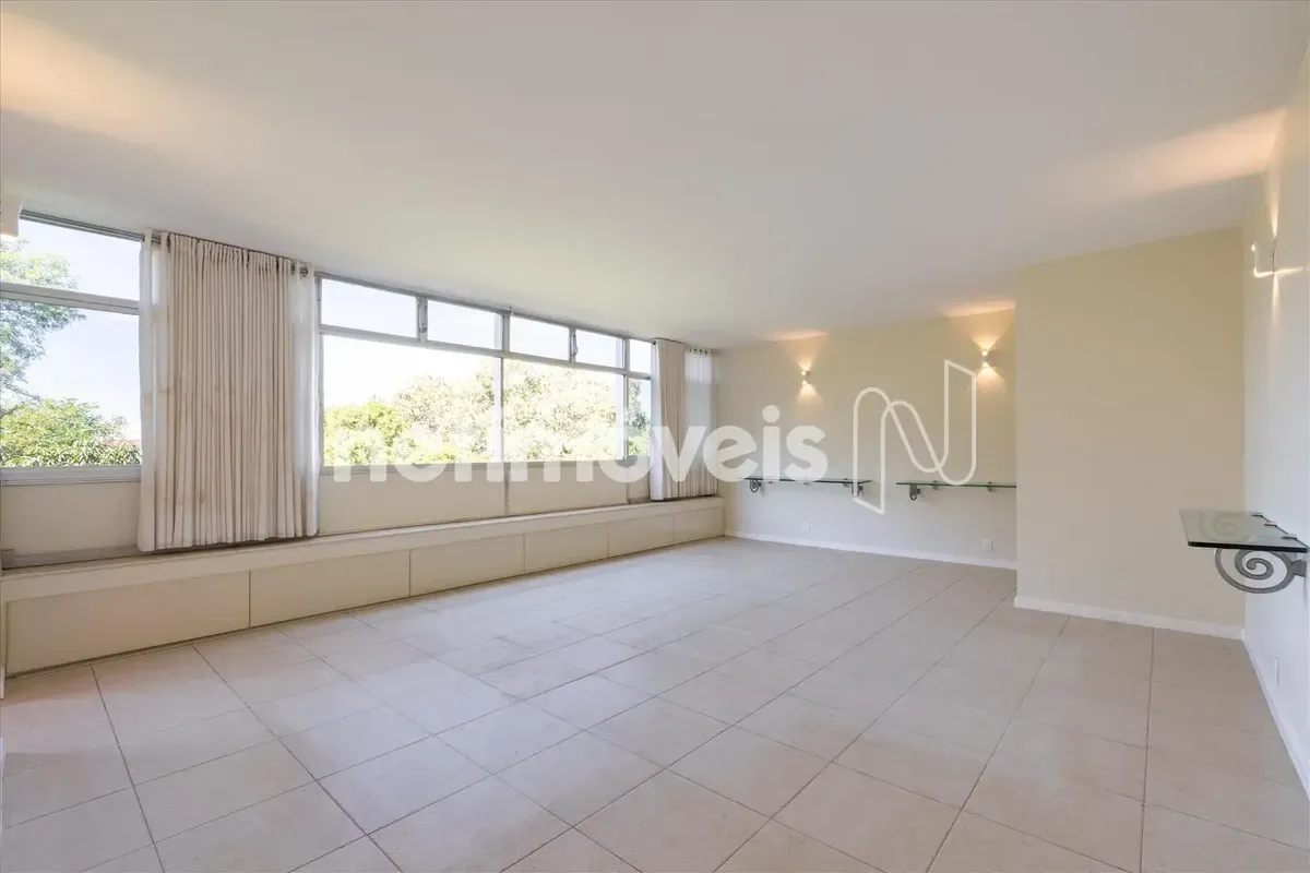 APARTAMENTO - 04 QUARTOS - SQS 315 - ASA SULEste imóvel oferece o equilíbrio per...