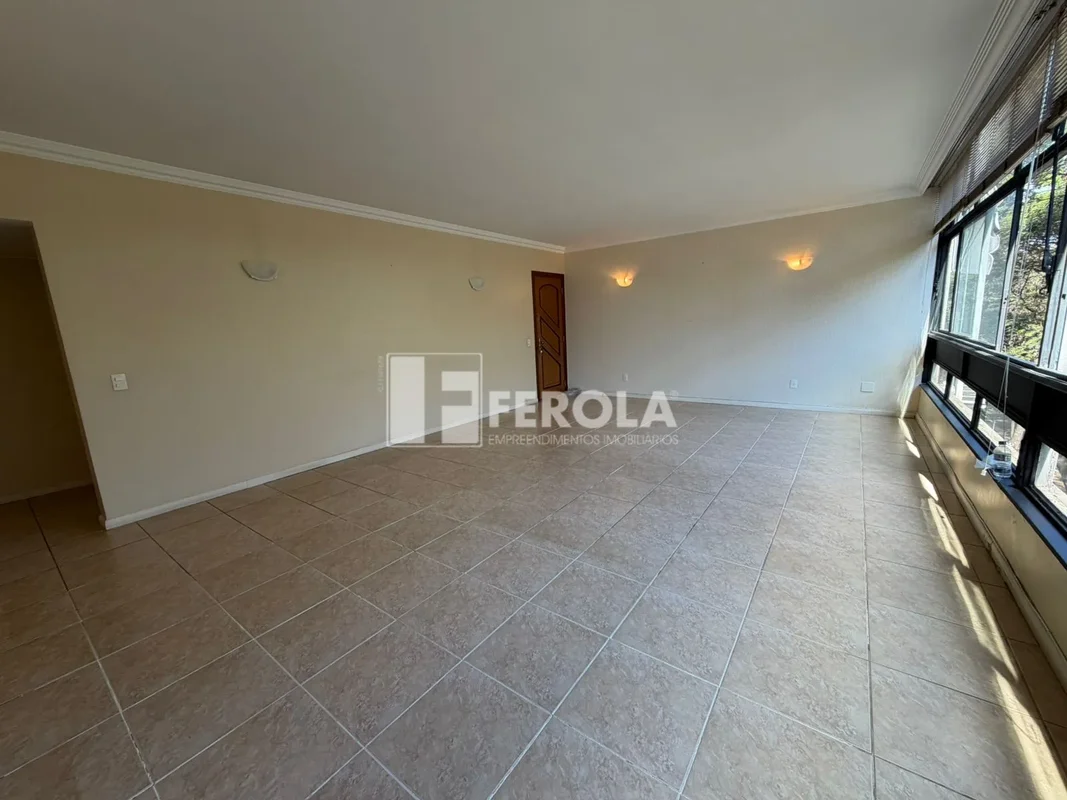 EXCLUSIVIDADE DE VENDA FEROLA NA SQS 202 | VAZADO | 142m² | VISTA LIVREUma oport...
