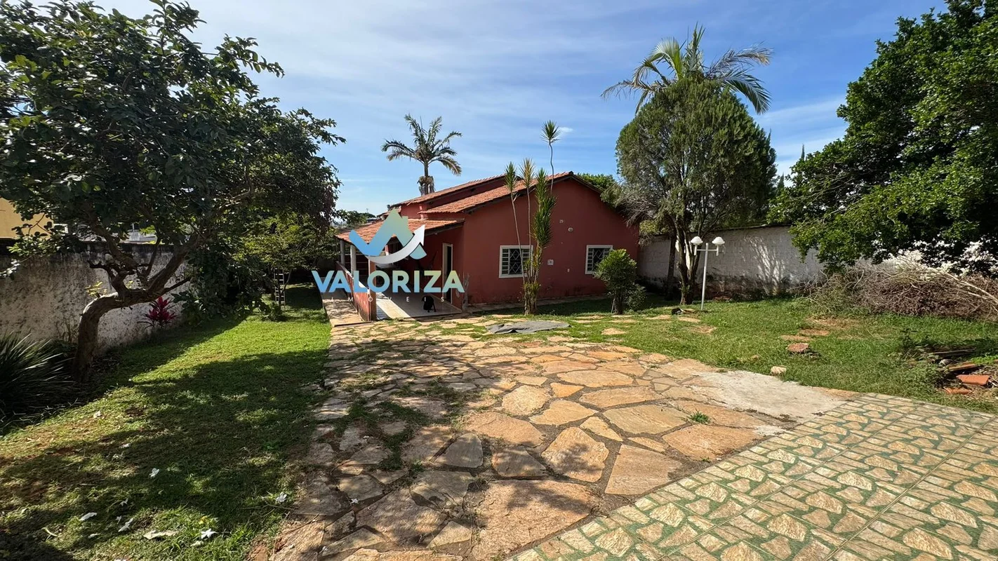 Casa Escriturada com Lote de 698m² à Venda em Vicente Pires – Trecho 3Excelente ...