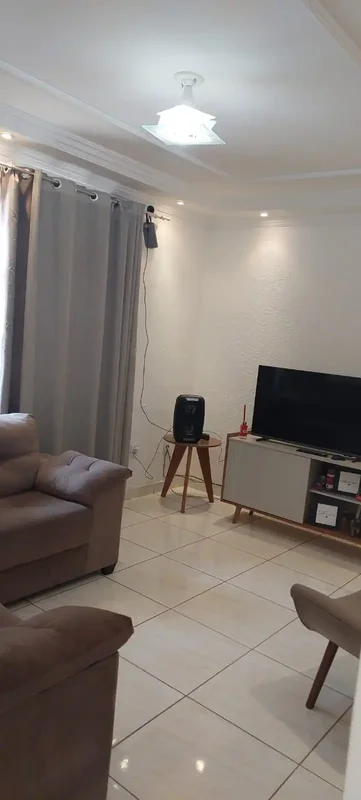 *** CASA DE ESQUINA NA LAJE***CASA COM ÁREA ÚTIL DE 125m² SENDO: SALA AMPLA, COZ...