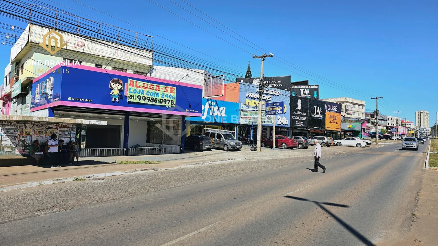 One Brasília Imóveis ALUGA com EXCLUSIVIDADE excelente Loja com frente pra 1ª Av...