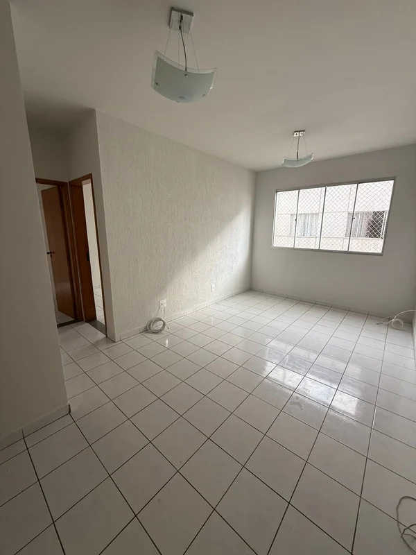 Descubra este aconchegante apartamento de 64m², localizado na QNL 6, Taguatinga ...