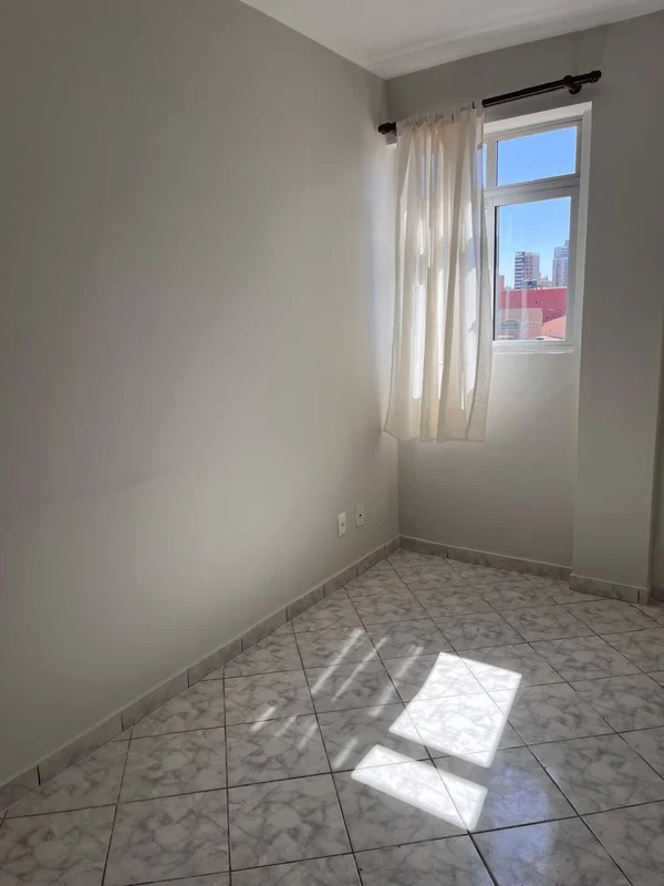 Excelente oportunidade na CND 4, em Taguatinga Norte, DF: uma charmosa kitnet-st...