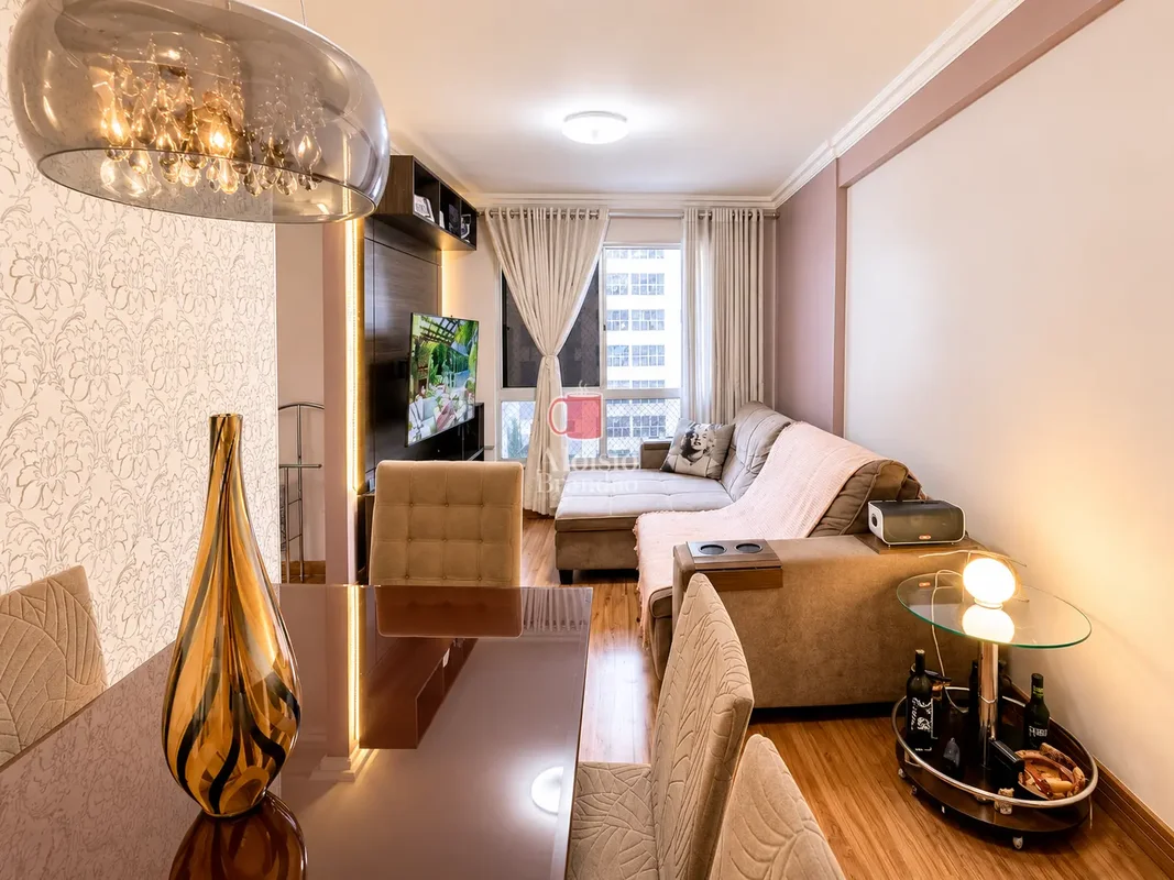 Nem todo apartamento de 60m² entrega a sensação de morar bem.No Real Paris, em Á...