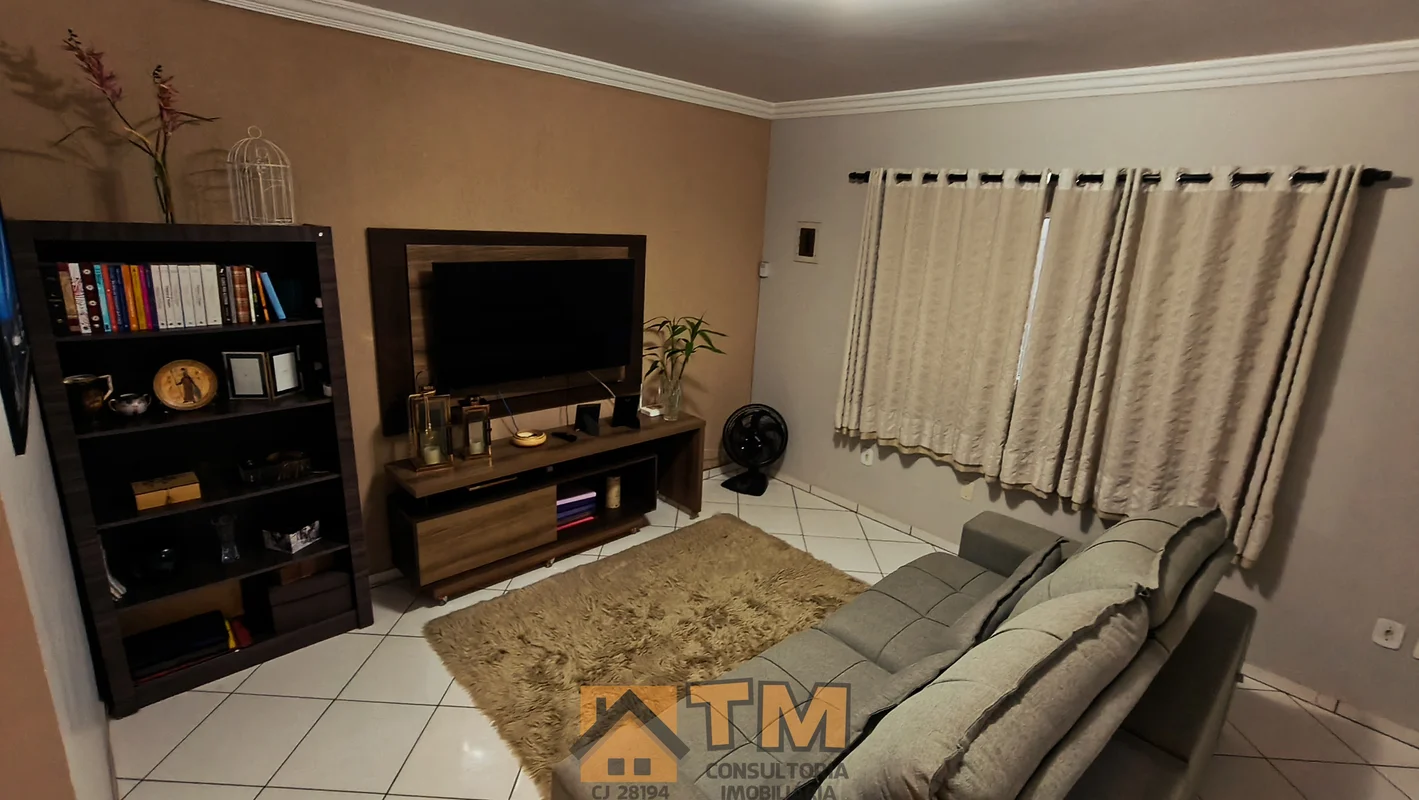TM CONSULTORIA IMOBILIARIA.VENDE;MARAVILHOSA CASA, TODA NA LAJE, COM ESTRUTURA P...