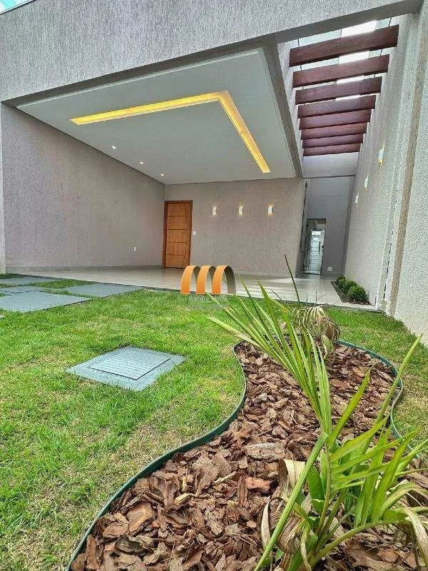 Vende-se Casa com 3 quartos no Parque Brasilia- 3 quartos (sendo um suíte)- Sala...