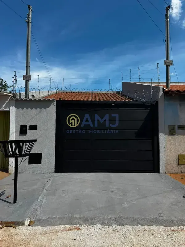 CASA À VENDA NO JARDIM SÃO JOSÉ GOIÂNIA/GO 3 Quartos Área Gourmet Completa Churr...