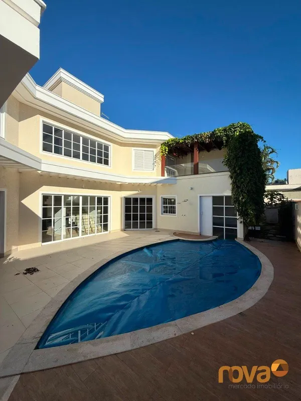 Casa a venda no Jardins Milão com 5 quartos e 5 suítes, completa em armários, na...