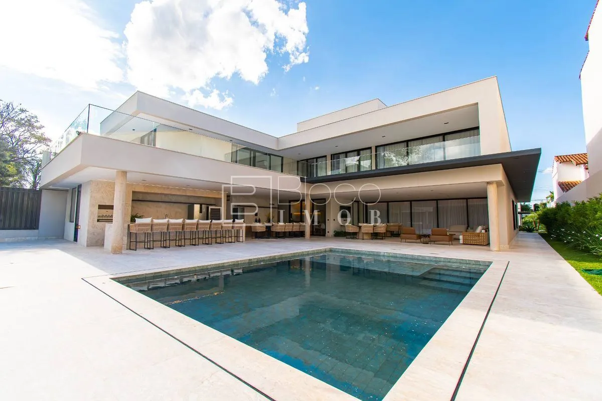 CASA NOVA, MOBILIADA COM FOCO NA FUNCIONALIDADE E PRATICIDADE.São 900m² útil, pr...