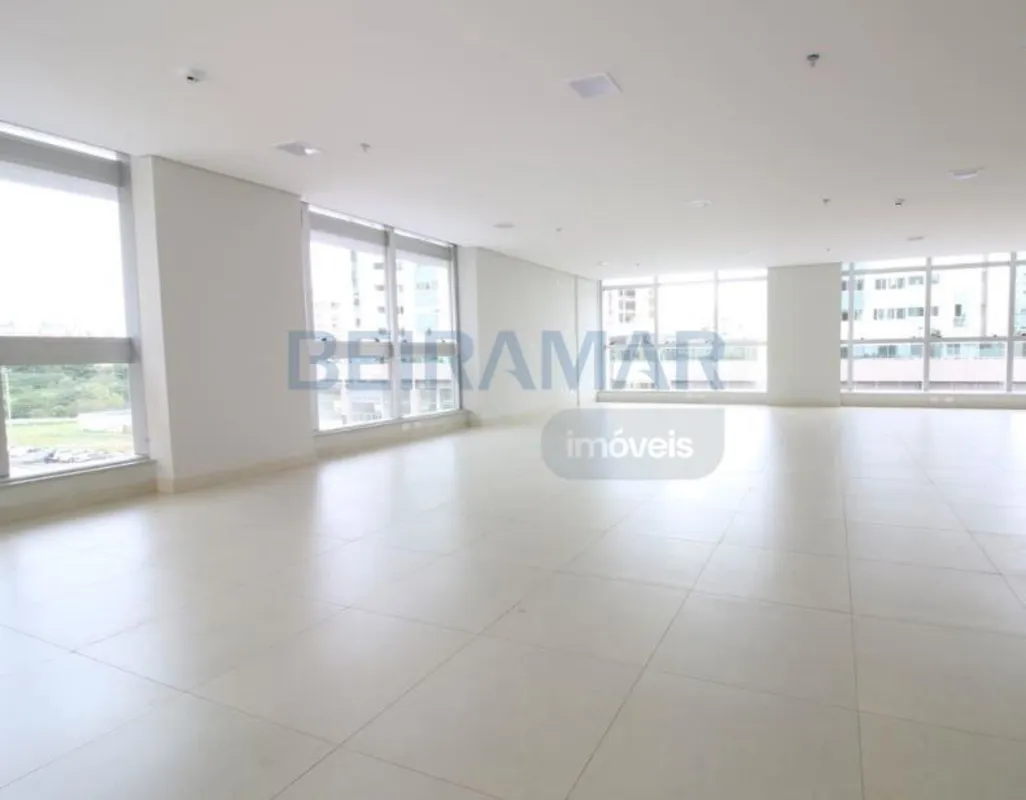 Grande oportunidade! Excelente sala comercial com 151,00m² de área privativa, co...