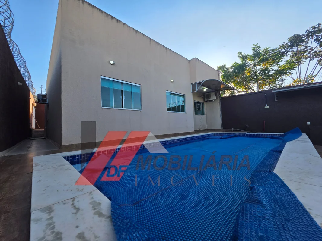 CASA PARA VENDA 03 QUARTOS EM ARNIQUEIRAS SHASituada em localização privilegiada...