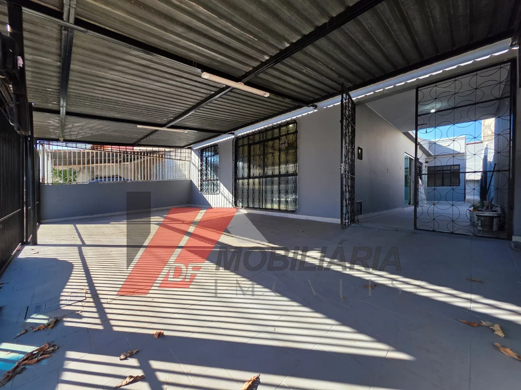 CASA PARA ALUGUEL 05 QUARTOS EM TAGUATINGA NORTE QNA 05Situada em localização pr...