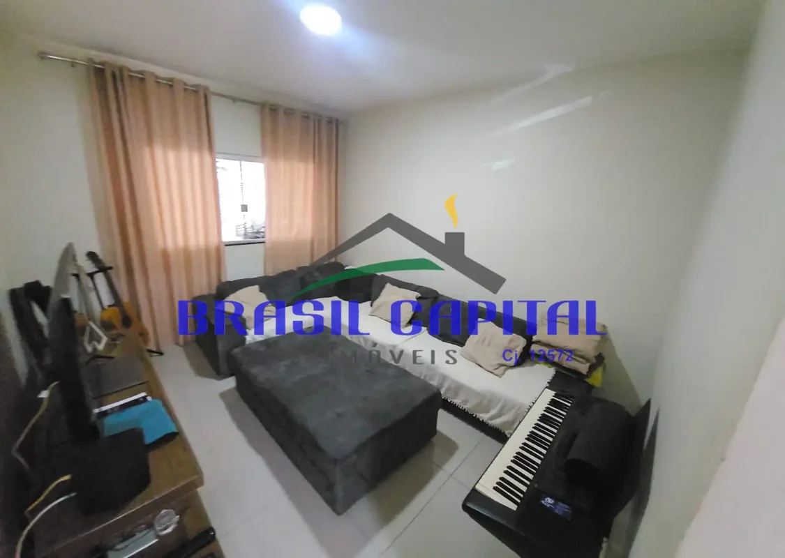 QS 5 – Lindo Sobrado em Excelente Localização!280m² de área construída3 Quartos,...