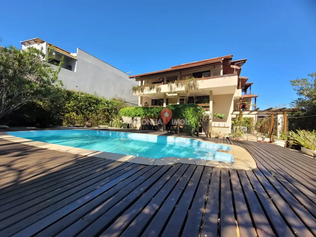 Casa de Alto Padrão para Locação – QI 27, Lago SulExcelente residência mobiliada...