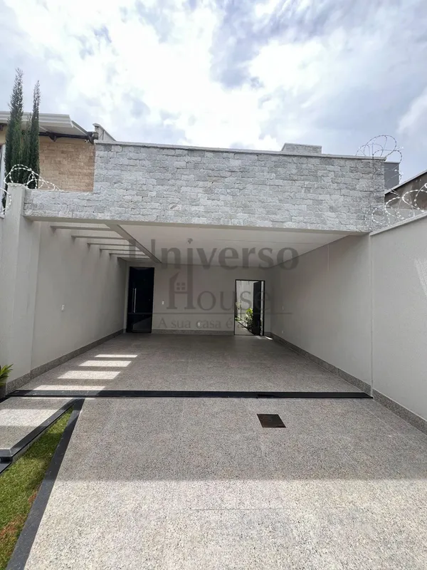 Conheça este maravilhoso sobrado de alto padrão localizado no bairro Setor Três ...