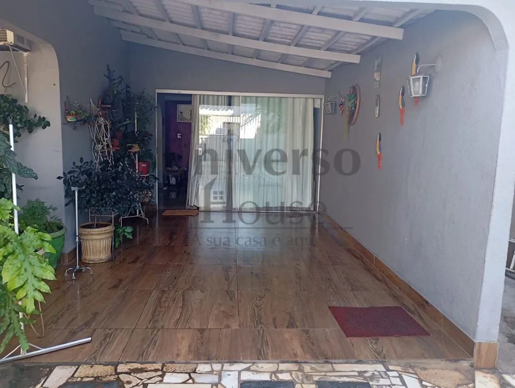 Descubra o conforto e a praticidade dessa incrível casa com 178m² de área constr...