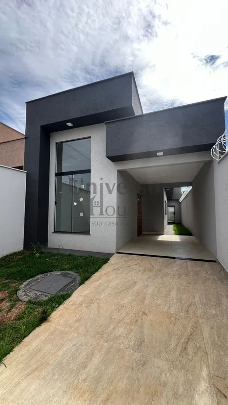 Conheça essa incrível oportunidade de adquirir uma casa com 3 Dormitórios, sendo...