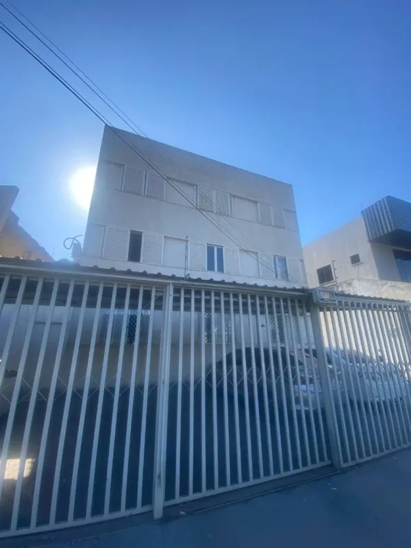 Apartamento para locação no Ed. Renata, Rua 101, Setor Sul, próximo ao Fórum, em...