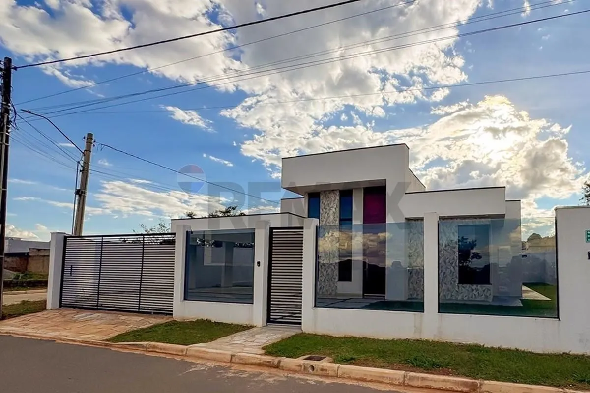 Localizada no prestigiado Condomínio Estância Quintas da Alvorada, esta elegante...