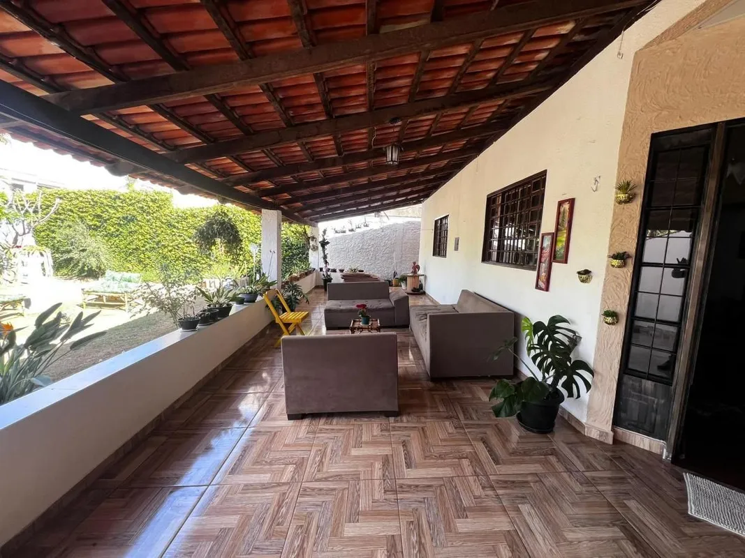 LEÕES DA CORRETAGEM VENDE O IMÓVEL QUE VOCÊ PROCURAExcelente oportunidade na Col...